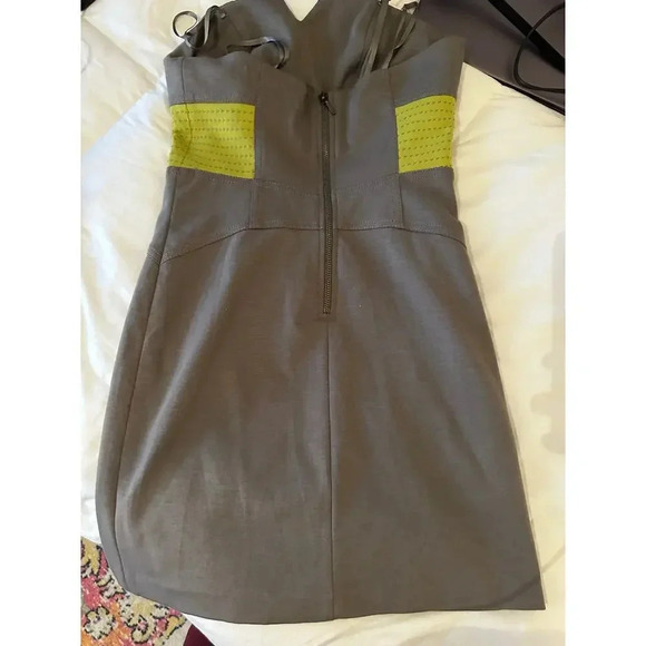 BCBGeneration Women’s Green Back Zipped Mini Dress Size 6 - Picture 5 of 6